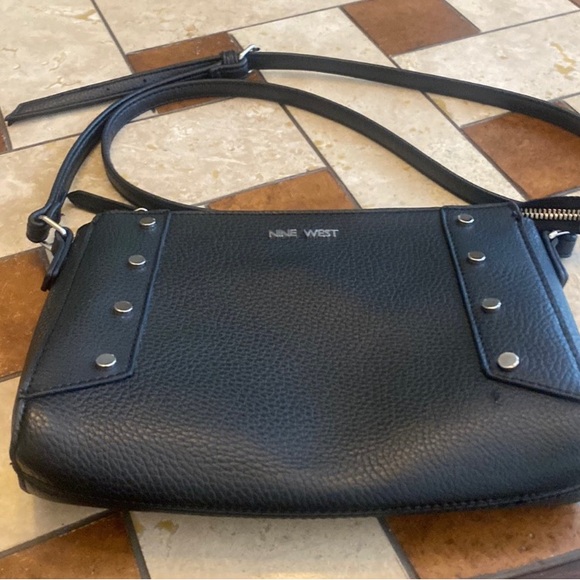 Nice West Small Crossbody Black NWT - Picture 3 of 7